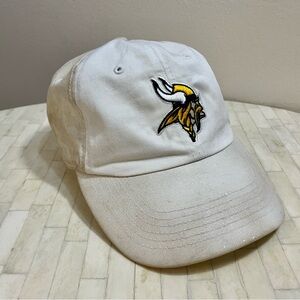 NFL Vikings Women’s Sparkle White Baseball Cap with Adjustable Cloth Strap